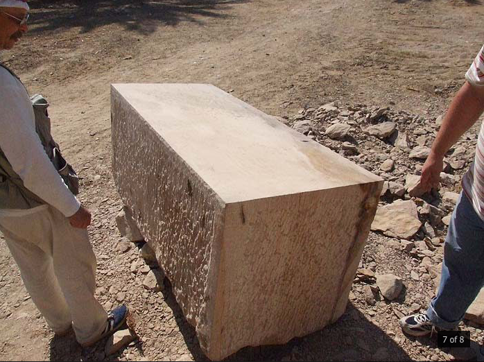 Храм Сети I в Луксоре: современная машинная обработка каменных блоков