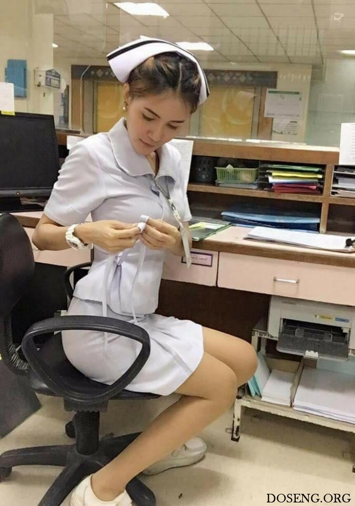 В Таиланде медсестре пришлось уволиться из-за короткой юбки