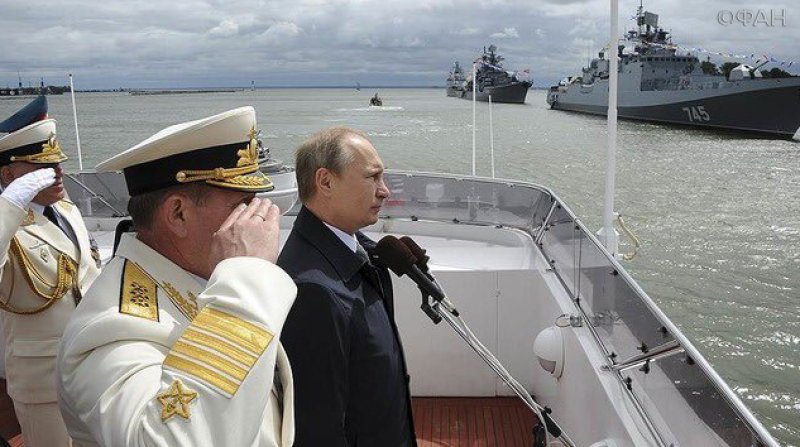 День ВМФ — 2017: когда отмечается, «Петр Великий» в Петербурге, грандиозный салют