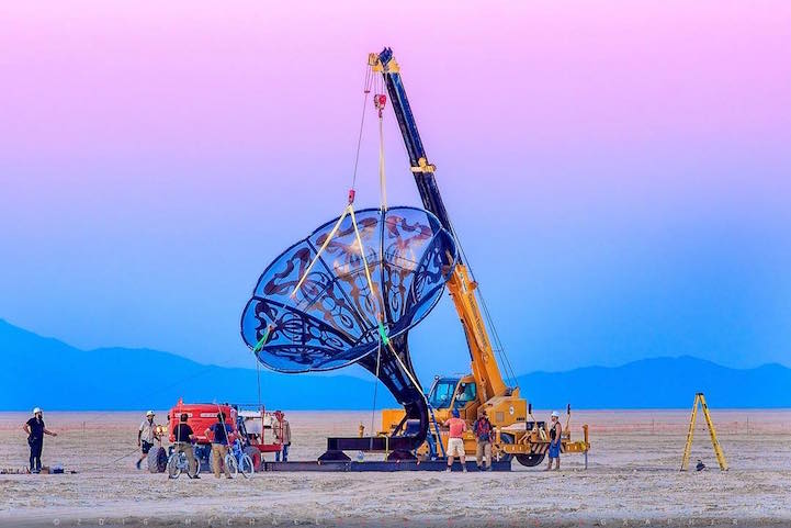 Самые впечатляющие арт-инсталляции фестиваля Burning Man 2016