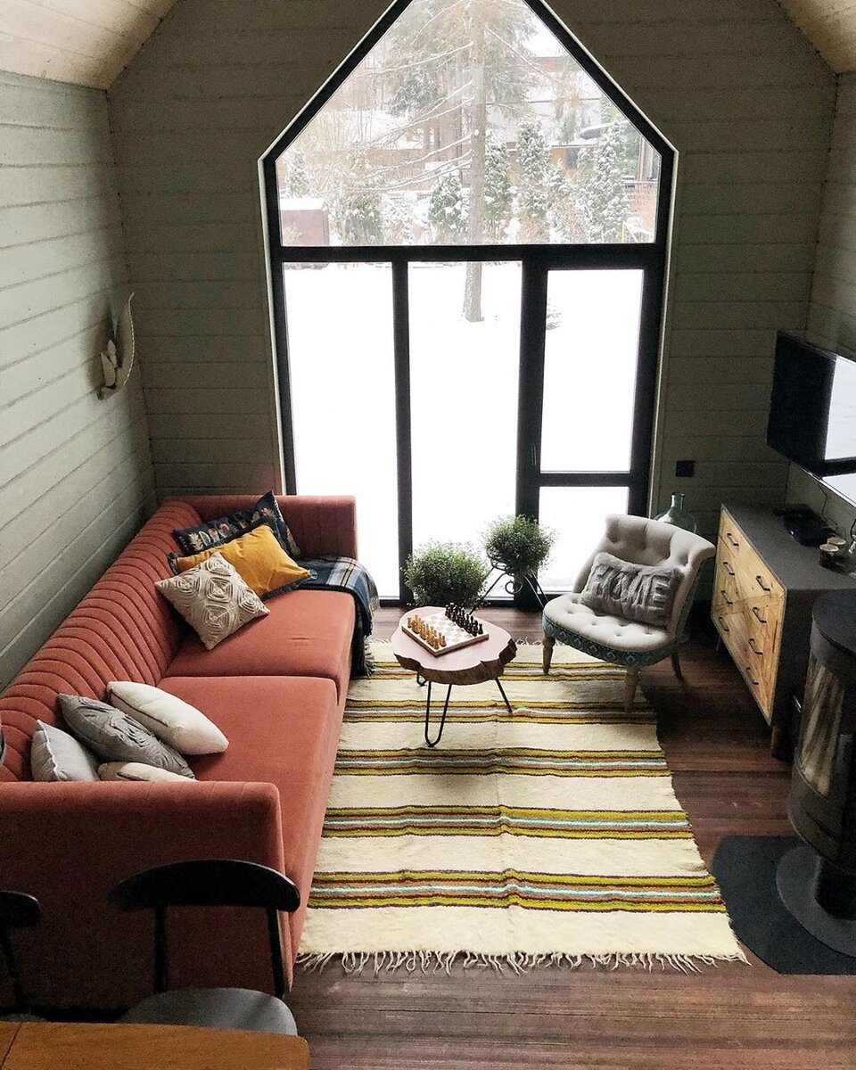 Цвет штор и дивана: надо ли сочетать? Показываем удачные варианты для любой гостиной