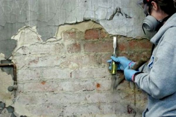 Почему отваливается штукатурка в одном и том же месте Почему отваливается штукатурка в одном и том же месте сделай сам,советы