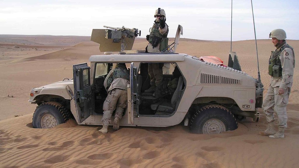 Humvee  предназначенный для защиты от придорожных бомб в Ираке