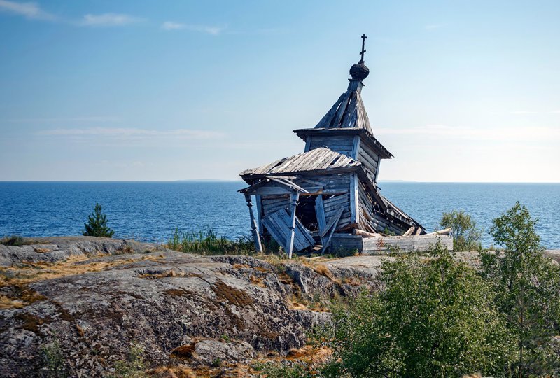 Рядом с Ладожским озером рушится небольшая часовня, OSDG заброшенные здания, маяк, просторы, россия, церкви