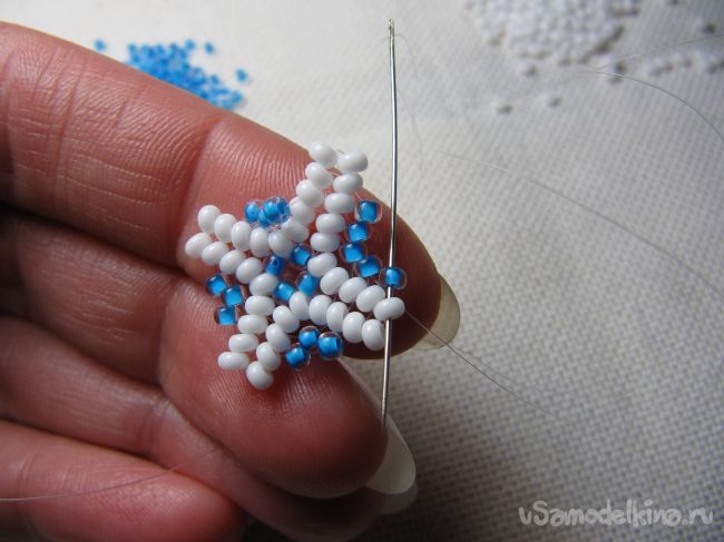 Браслет из бисера «Снежная королева» 