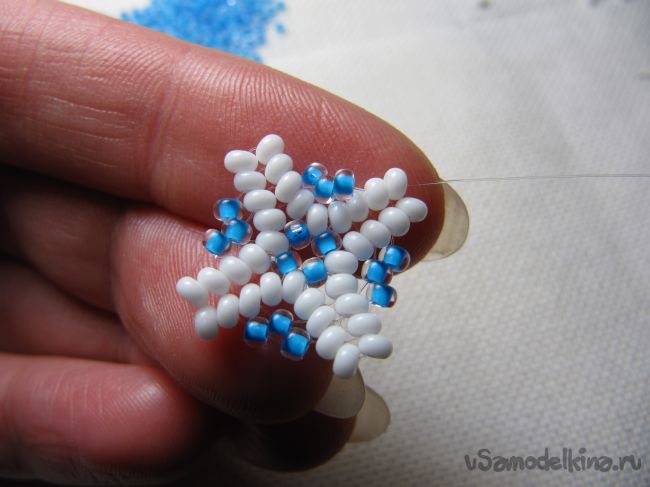 Браслет из бисера «Снежная королева» 