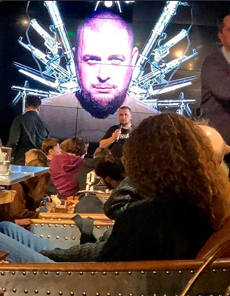 В кафе Пригожина убит военкор Татарский, подозреваемая задержана РФ