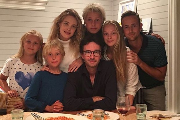 Как Наталья Водянова совмещает карьеру модели с жизнью многодетной матери