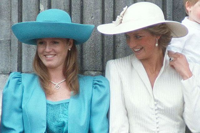 До Кейт и Меган: все об отношениях принцессы Дианы и Сары Фергюсон До Кейт и Меган: все об отношениях принцессы Дианы и Сары Фергюсон монархии