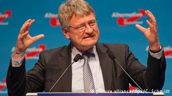 Сопредседатель АдГ профессор-экономист Йорг Мойтен возглавляет неолиберальное крыло партии