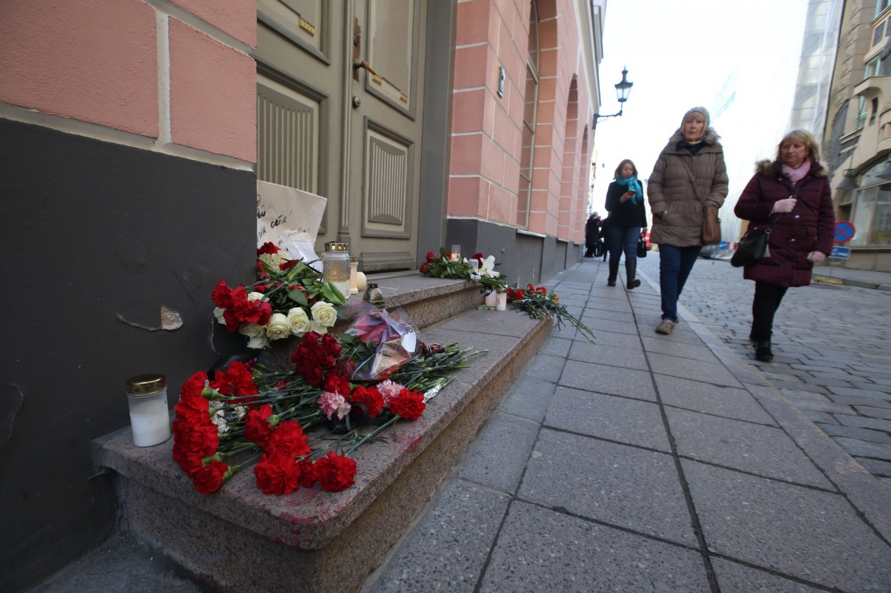 В столице Эстонии соболезнуют россиянам в связи с терактом в Санкт-Петербурге