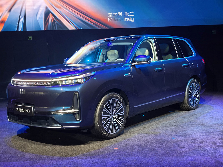 Крутой аналог Mercedes-Maybach GLS и BMW X7. Представлен роскошный шестиместный внедорожник Geely Galaxy M9 с расходом 4,8 л/100 км и динамикой спорткара