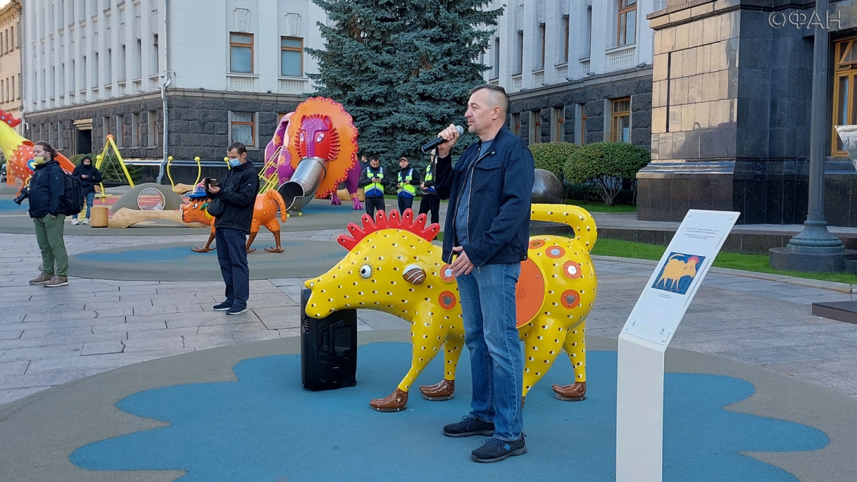 Украинские радикалы потребовали от Зеленского не пускать беженцев из Афганистана Украинские радикалы потребовали от Зеленского не пускать беженцев из Афганистана Политика