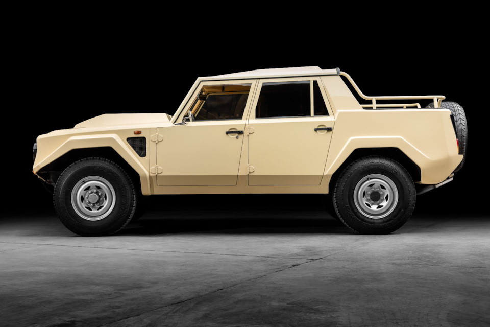 Безумно дорого и очень круто: Lamborghini LM002 автомобиль