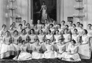 30 фотографий Смольного института благородных девиц, где воспитывали лучших фрейлин и добропорядочных жён