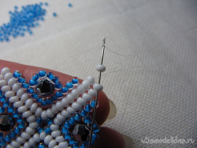 Браслет из бисера «Снежная королева» 