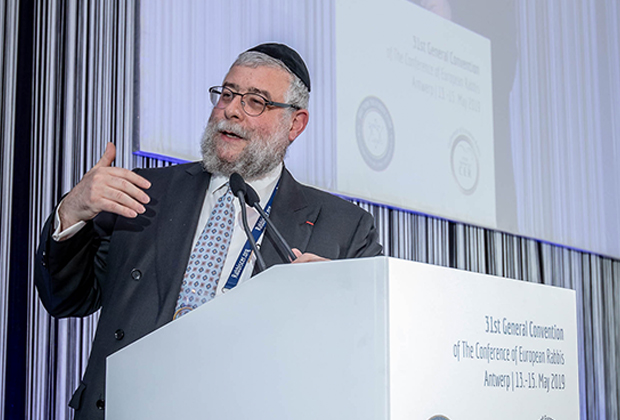 Главный раввин Москвы разъяснил гоям, почему среди евреев много богачей