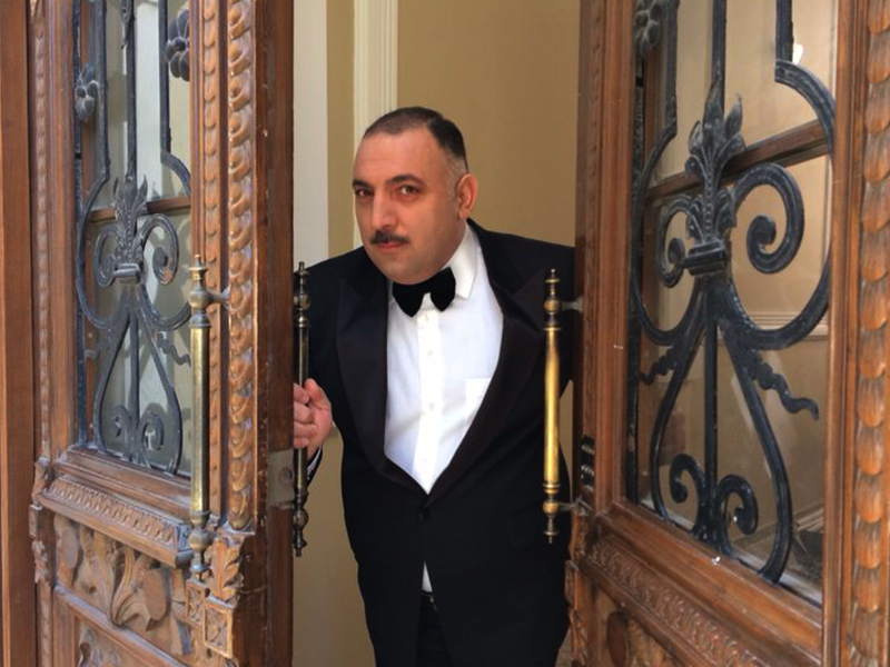 Бахрам Ариф оглы Багирзаде - комедийный актёр, режиссёр, ведущий. Член Союза кинематографистов, а также Объединения карикатуристов Азербайджана богатые знаменитости, квн, кем стали звезды квн, клуб веселых и находчивых