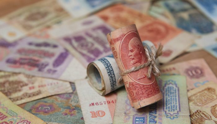 Для того чтобы прослыть спекулянтом, достаточно было продать вещь, пусть даже подаренную кем-то. / Фото:vsezdorovo.com