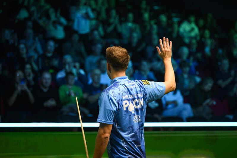 Джадд Трамп нанес поражение Чжао Синьтуну и вышел в финал Чемпиона чемпионов 2025 (фото: WST)