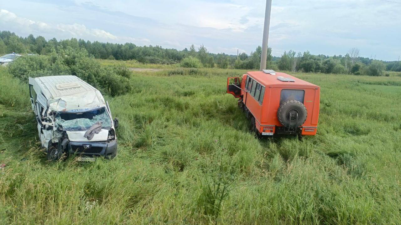 17 человек пострадали в аварии с участием маршрутки в Красноярском крае
