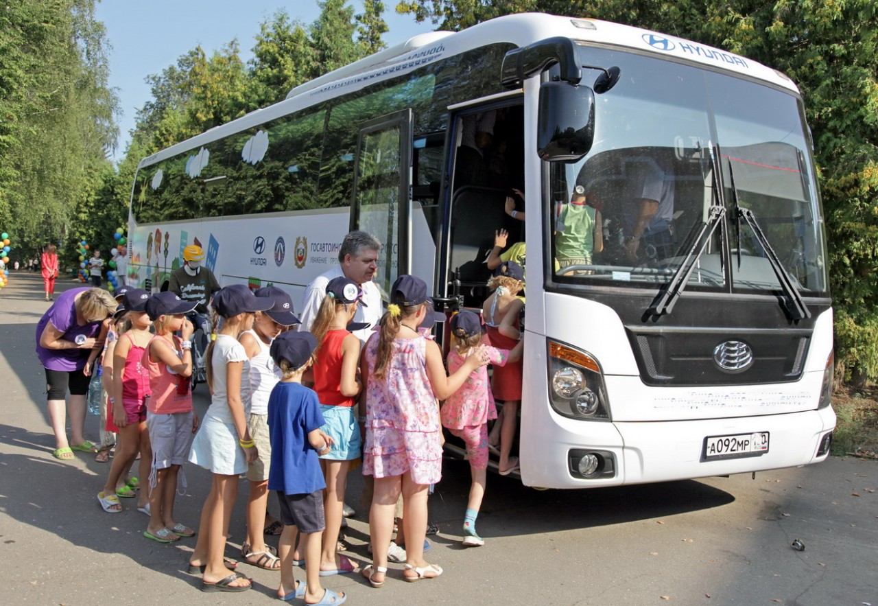 Картинки по запросу автобусы с детьми