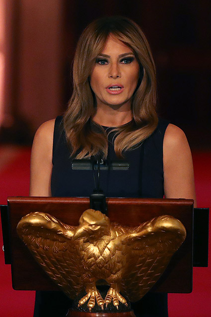 Дональд и Мелания Трамп на торжественном ужине в Белом доме Дональд и Мелания Трамп на торжественном ужине в Белом доме Новости