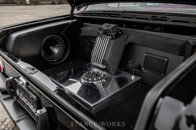 Американцы превратили классический Mercedes-Benz в безумный кастом Американцы превратили классический Mercedes-Benz в безумный кастом авто,автомобиль,автоновости,НОВОСТИ,тюнинг