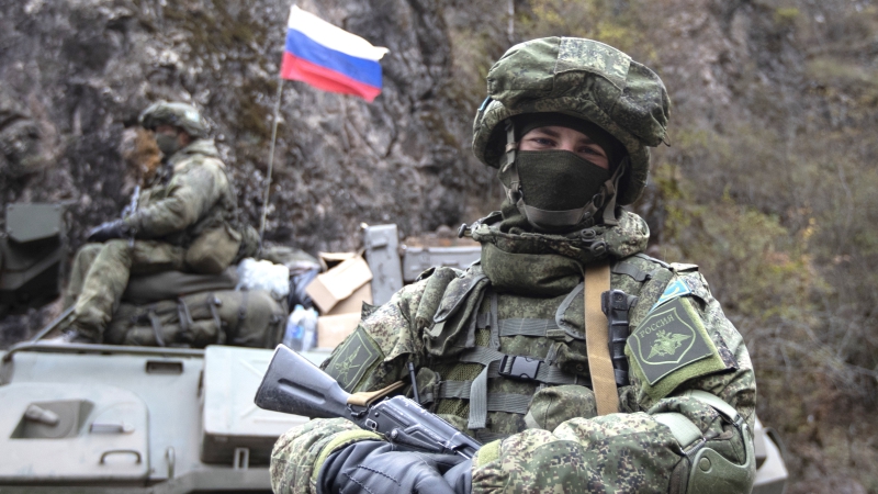 Россия готова сохранять мир между Арменией и Азербайджаном добрым словом и пистолетом