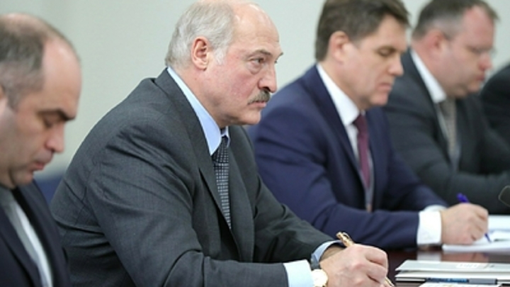 Может и обидеться: Политолог оценил дерзкое заявление Лукашенко о союзе с Россией