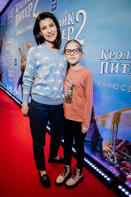 Мария Кожевникова с детьми, Марина Кравец и другие на премьере фильма 