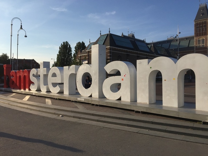 Как Амстердам превратился в одну из «зеленых» столиц Европы и чему стоит поучиться у голландцев