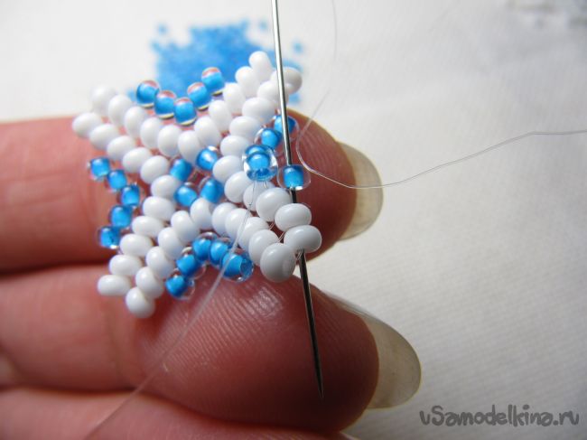 Браслет из бисера «Снежная королева» 