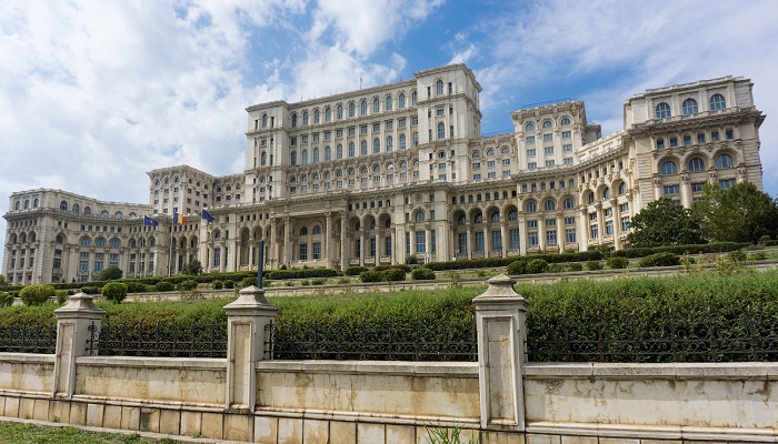 «Дворец Чаушеску» – самое большое здание в мире, над которым работало 700 архитекторов