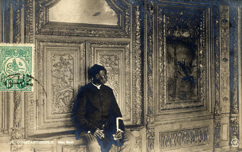 Могущественный евнух кизлар-ага в одном из дворцов Константинополя, 1912 год евнух, история, османская империя, султан, факты, фаринелли