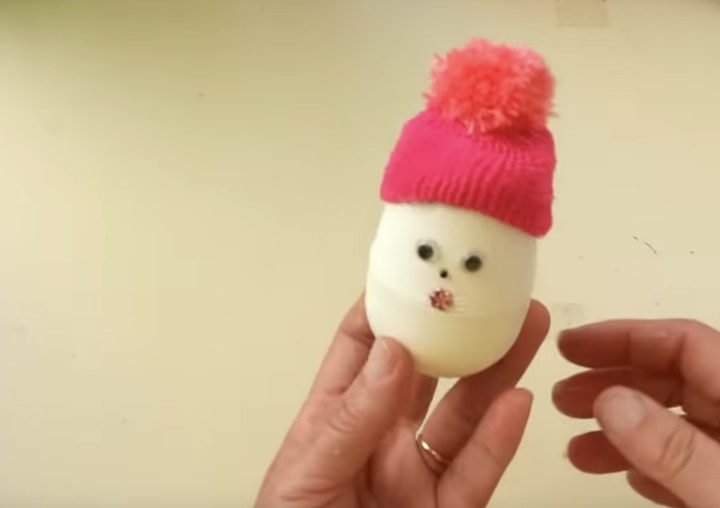 Как с умом использовать флаконы от дезодорантов Как с умом использовать флаконы от дезодорантов шарик, приклейте, флакон, Сделайте, резьбой, несколько, паяльником, отверстие, флакона, нитку, шариков, держатели, бусин, оклейте, снова, детали, джутом, пришивания, вставьте, бумажных
