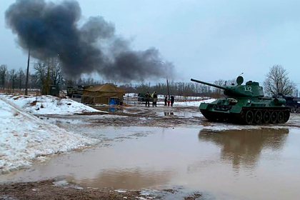 В российском городе на Масленице расстреляли чучело из танка Россия