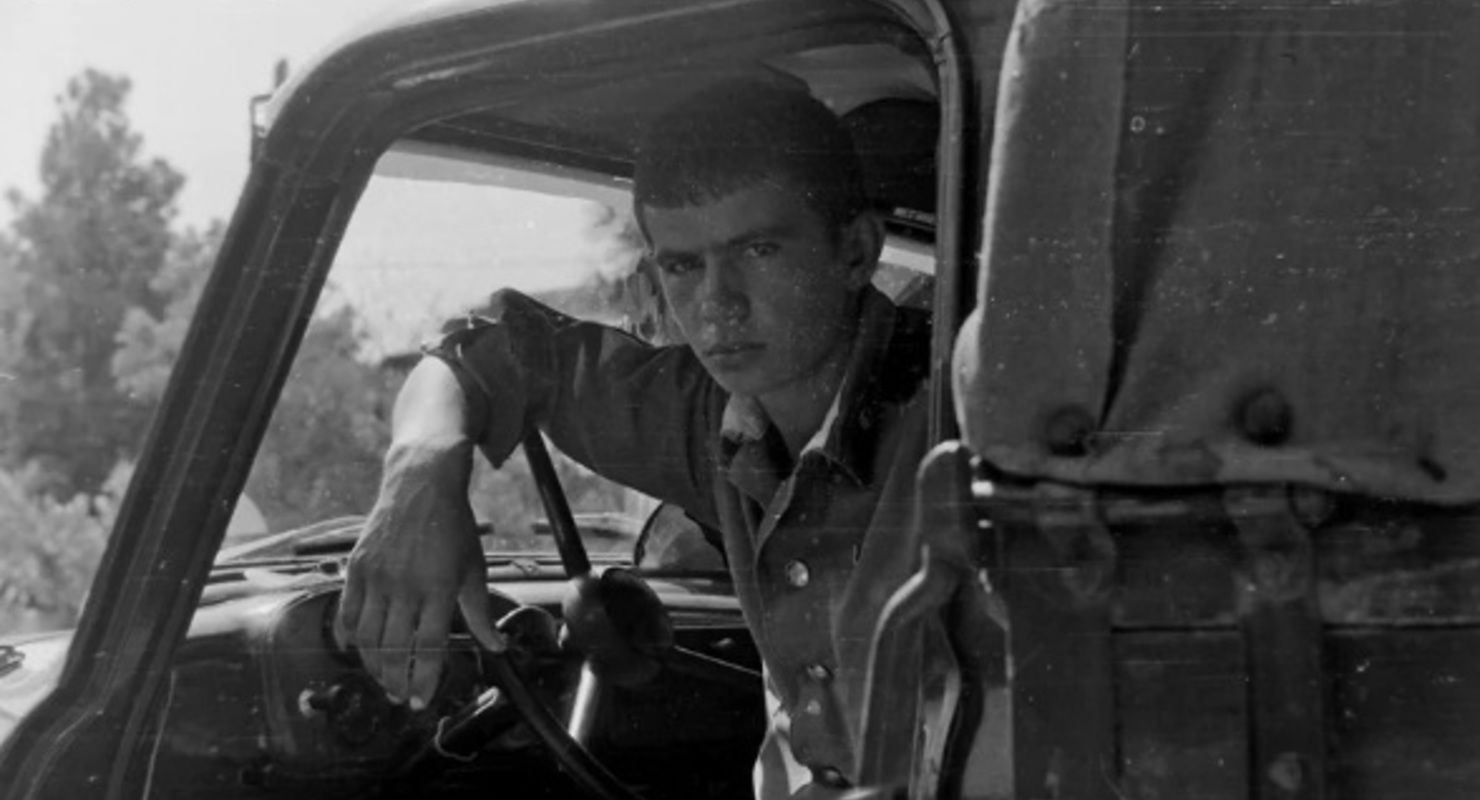 Дальнобойщик с 40-летним стажем рассказал, в чём разница между «шофёром» и «водителем»