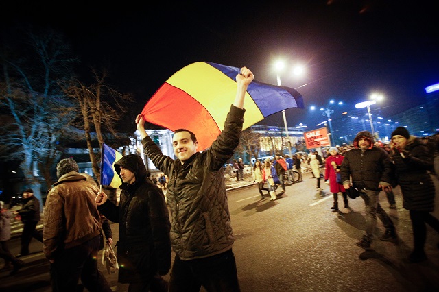 Фото: В Румынии прямо сейчас идут митинги из-за решения, освобождающего от ответственности коррупционеров, но эти данные не попадут в статистику ЕСПЧ © JAAP ARRIENS | GLOBALLOOKPRESS.COM