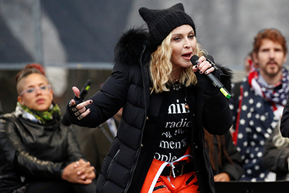Мадонна на женском марше