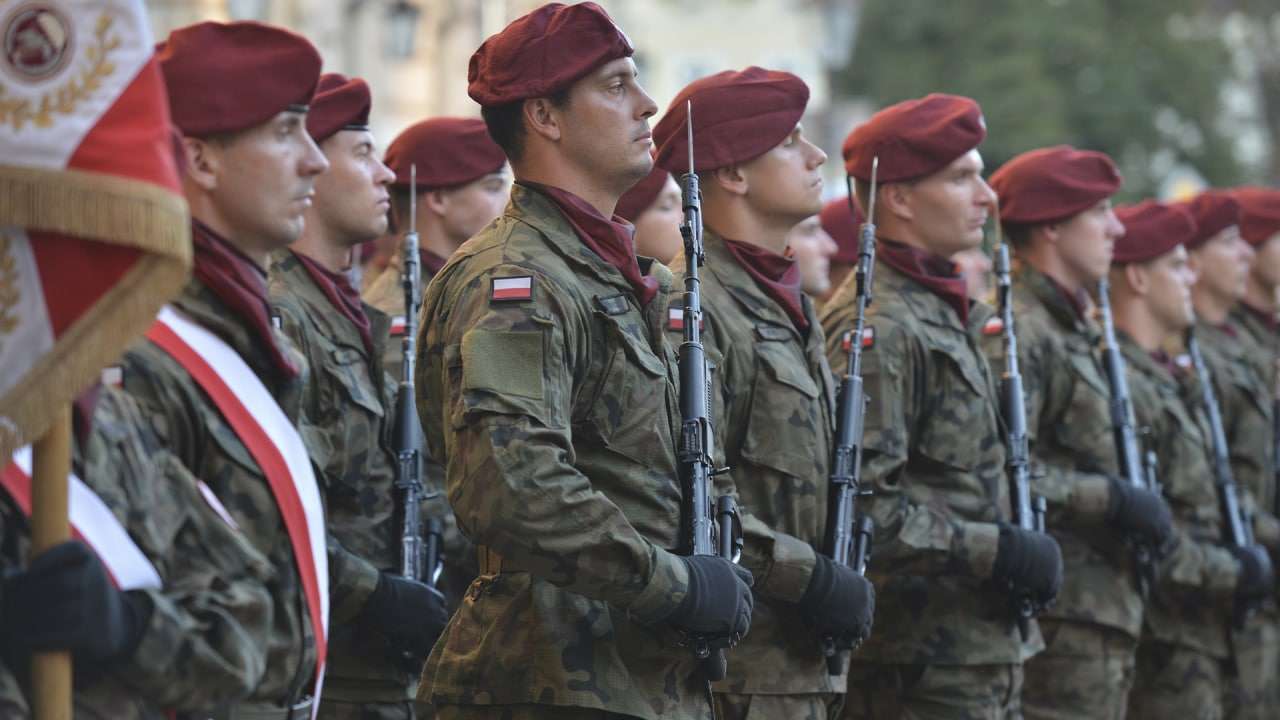 Моравецкий: Польша выступает за размещение постоянных баз НАТО на своей территории