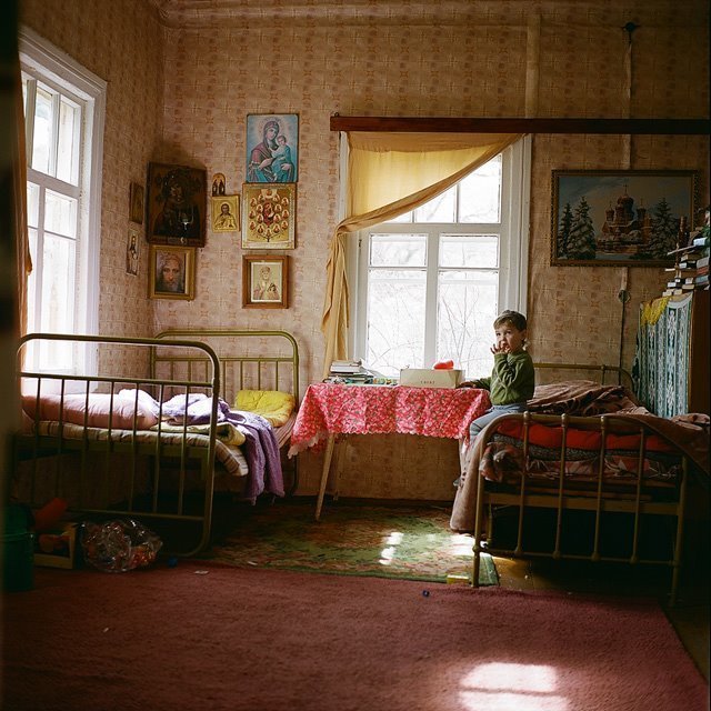 Ваня дома Изборск, варвара лозенко, русская деревня, фотография