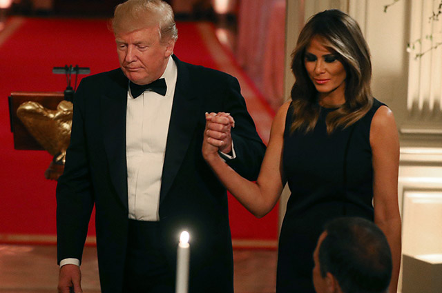 Дональд и Мелания Трамп на торжественном ужине в Белом доме Дональд и Мелания Трамп на торжественном ужине в Белом доме Новости