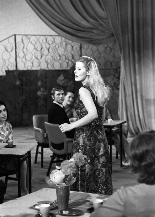 Людмила Сенчина: почему певица не стала сохранять семью с рок-звездой СССР Людмила Сенчина: почему певица не стала сохранять семью с рок-звездой СССР звезда,людмила сенчина,наши звезды,певица,шоубиz,шоубиз