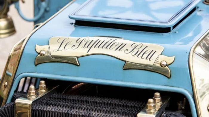 Один из первых автомобилей, выставлен на аукцион Один из первых автомобилей, выставлен на аукцион