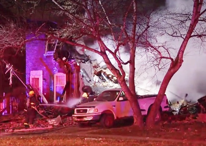 Машина у дома