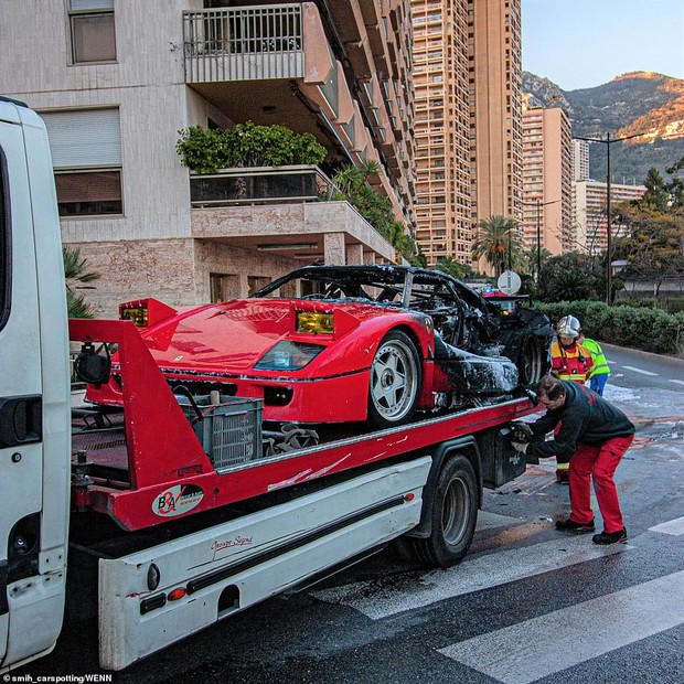 Красивое, но печальное зрелище: в Монте-Карло сгорел редкий Ferrari за миллион фунтов машину, успели, быстро, красиво, довольно, возможно, автомобиляХотя, итальянского, останки, собирать, пришлось, резво, супергерой, отреагировать, потушить, пожарные, отмечает The, тщетноhttpsyoutubeUEd2h3Vhf5gКак, шланга, садового