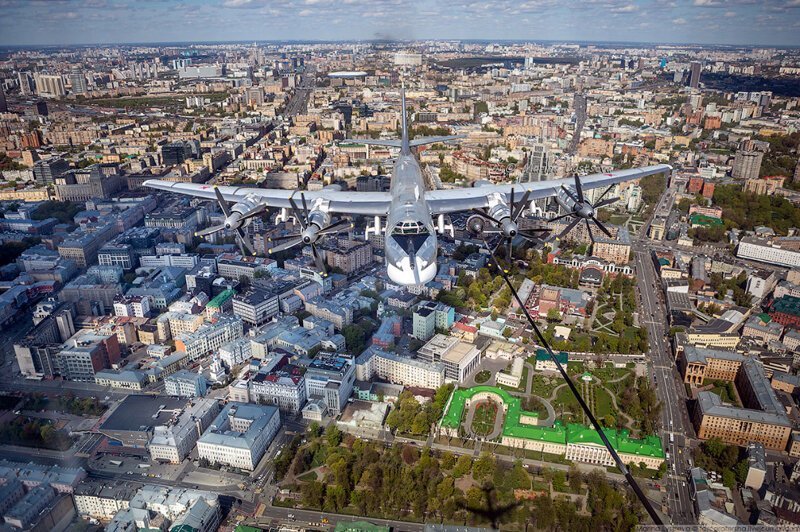 Москва из кабины самолета Ил-78 Москва из кабины самолета Ил-78