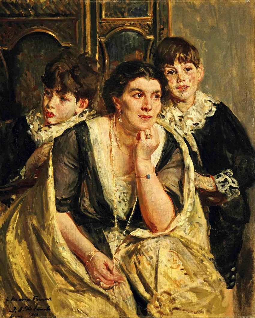 The opera singer Marya Freund and her children , 1913.