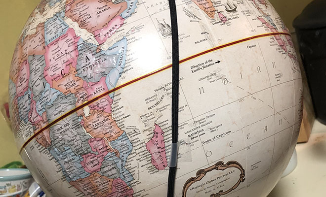 Из Америки в Индию можно проплыть по прямой, но на карте это кривая линия п,Культура [1134516]